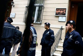 Oy Sandığını Pencereden Atıp Parçaladılar