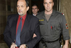 Yahudi soykırımını abartılı bulmanın cezası