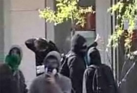 Göstericiler polisle çatıştı (VİDEO)