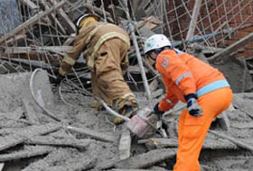 Siirt'te 3 Katlı Bina Çöktü!