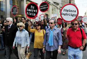 "Darbe olursa pornocu olursunuz"