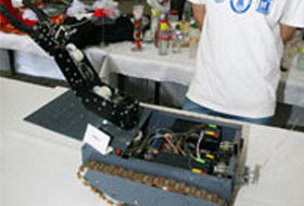 Lise öğrencisi 'bomba imha robotu' icat etti