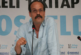 Darbeciler Margüles'in panelini bastı