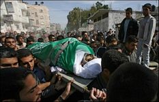 Bir Kassam Komutanı Filistin'in Bağrında