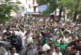AP: 100 bin kişi Tahran'da toplandı