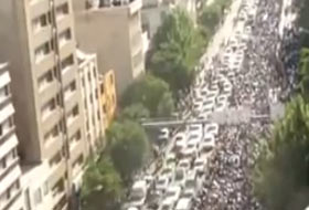 İran'da Milyonlar Yürüyüş Yaptı(FOTO)