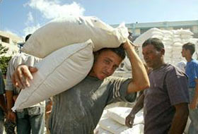 UNRWA Gazze'nin Yardımını Kesiyor