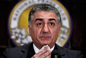 Pehlevi Babası'nın Suçunu İtiraf Etti