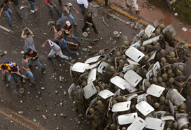 Darbecilerden şartlı istifa teklifi