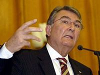 BAYKAL 'Dışarısı Önemli  İçerisini Boşver'