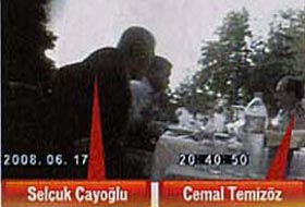 Temizöz çete ile yemekte yakalandı