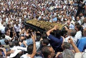 Avrupa başörtüsü mücadelesinin ilk şehidi