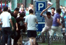 Korkunç linç anı kameralarda (VİDEO)