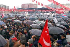 Saadet Doğu Türkistan İçin Çağlayanda