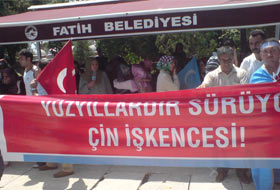 İstanbul Fatih'te Çin'e Lanet Yağdı (FOTO)