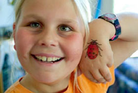 Sahte dövme gerçeği kadar tehlikeli