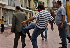 Darbeci siyasetçiye meydan dayağı (FOTO)