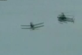 Uçak ile helikopter havada çarpıştı (VİDEO)