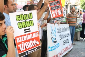 Antalya'da Başörtüsü Eylemi (FOTO)