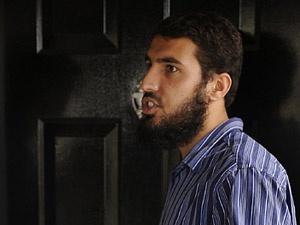 Muhbir olmayan imama 'terörist' suçlaması