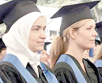 Müslüman öğrencilere küstah sorular