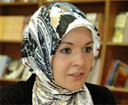 Başörtülü vekile "Örnek Kadın Ödülü"