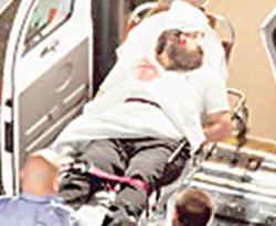 Müslüman diye papazı dövdüler