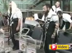 Havaalanında ayin - Video
