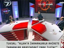 Dindarlar mı laikler mi baskı altında?