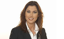 Şirin Payzın'ın Başörtüsü Mücadelesi(!)(VİDEO)