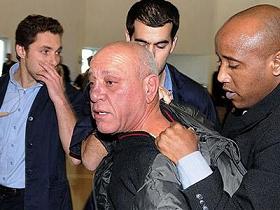 Ayakkabı tam isabet etti