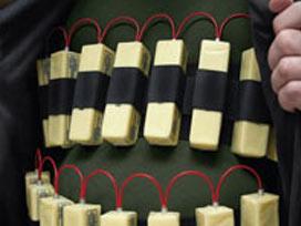 4 canlı bomba Afgan güçleri ile çatışıyor