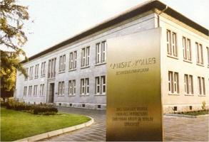 Kilise'de Taciz Skandalı