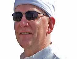 İngiliz Albay 'Nebe' suresiyle Müslüman oldu