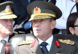 EMRİNDE ORDU BULUNAMAZ