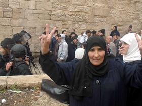 100'den Fazla Kadın Tutuklandı