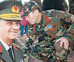 Komutanlara Yüce Divan Yolu