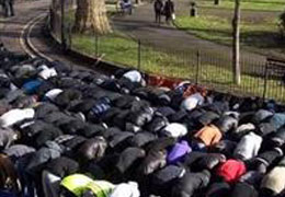 Okulda Namazlı Protesto