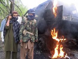 Taliban 25 Askeri Öldürdü