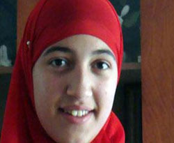 Başlarını örttüler aynı cezaya çarptırıldılar