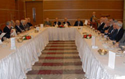 Kıytırık Monşerler, Harekete Geçti