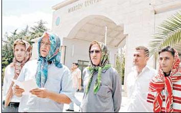 Mersin"de başörtüsü yasağına ilginç protesto