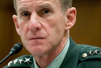 Obama'ya kafa tutan McChrystal kimdi?