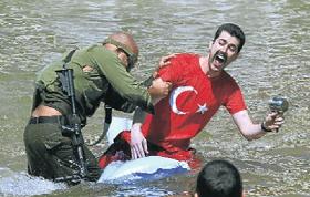 İsrail'de Küstah Oyun