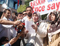 Avcılar'da CHP'ye Başörtüsü Protestosu(FOTO)