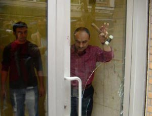 İki Başörtülüye Laf Atıldı