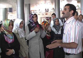 Başörtüsü İçin Hicret Ettiler