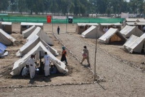 Pakistan"da Çadırda hayat devam ediyor(FOTO)