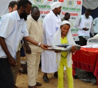 Bir Yetimi De Sen Giyindir!