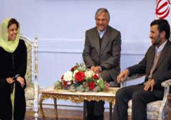 Müslüman kadınlar haklarını korumalılar